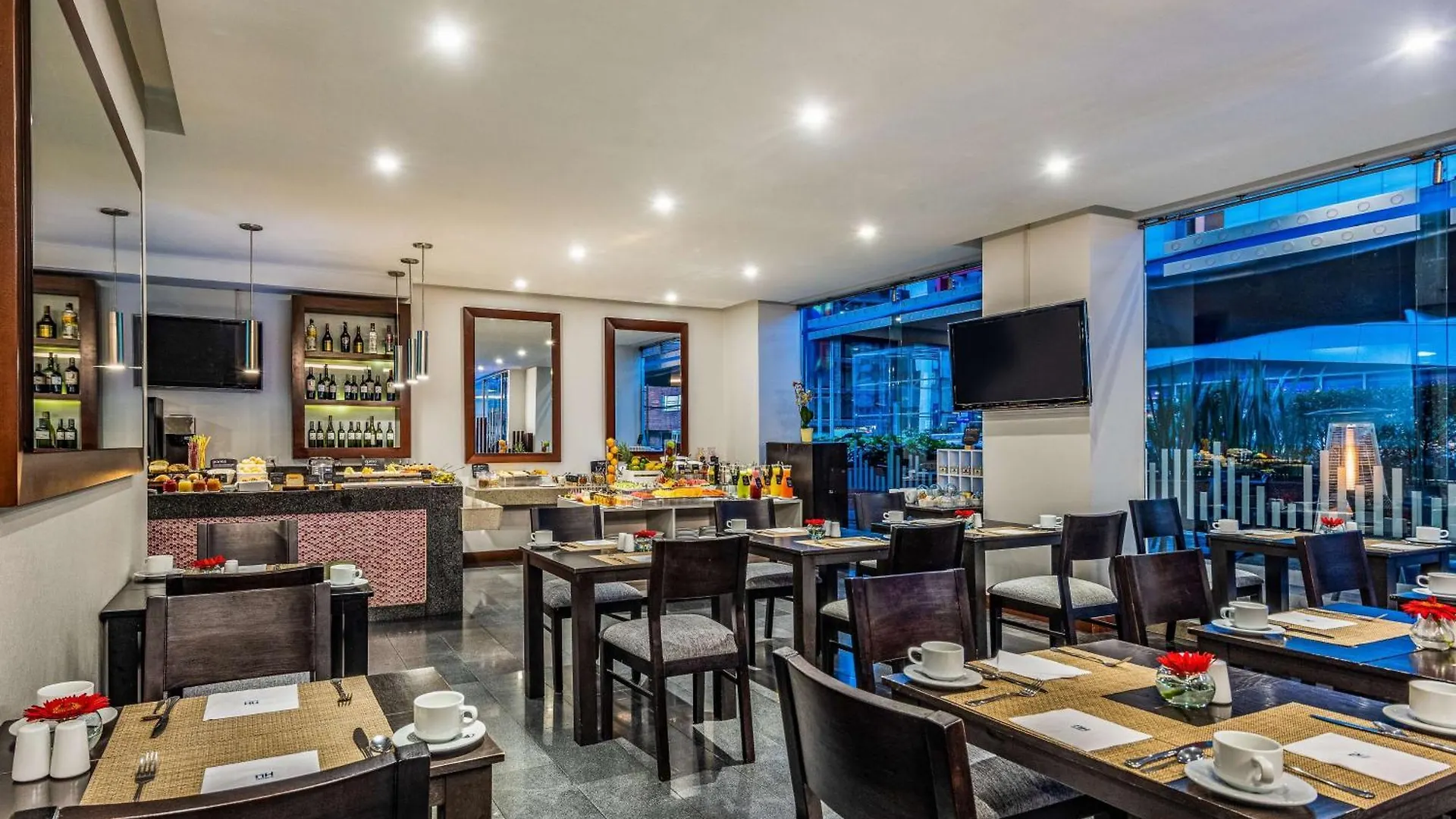 Nh Bogota Urban 93 Royal Hotel