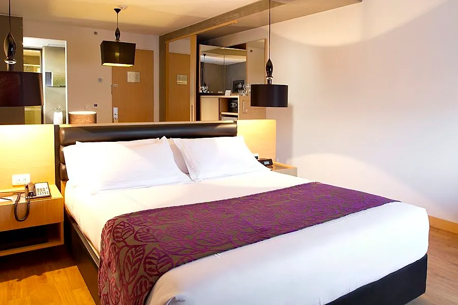Nh Bogota Urban 93 Royal Hotel