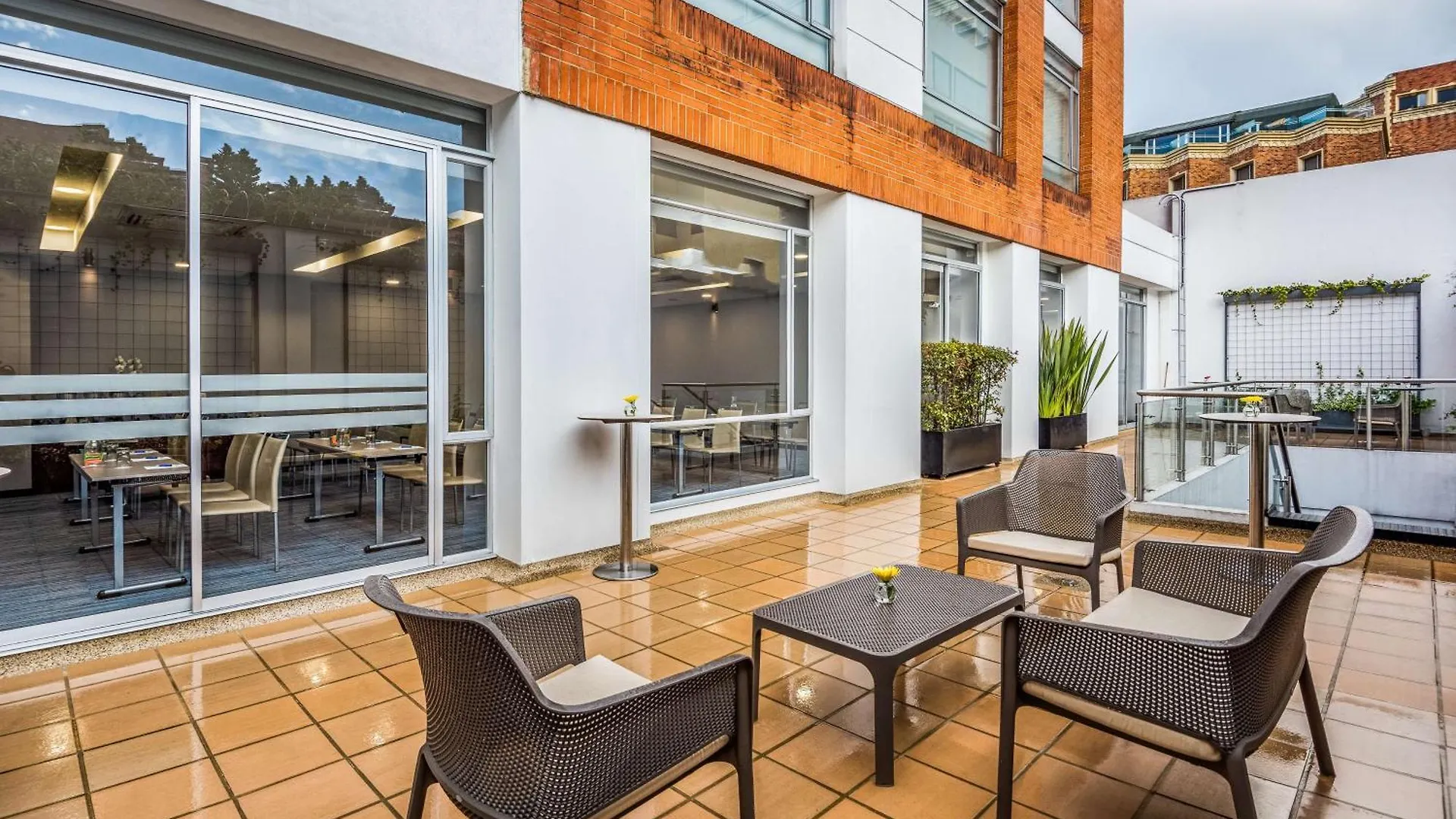 Nh Bogota Urban 93 Royal Hotel