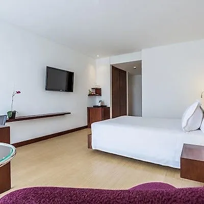 Nh Bogota Urban 93 Royal Hotel